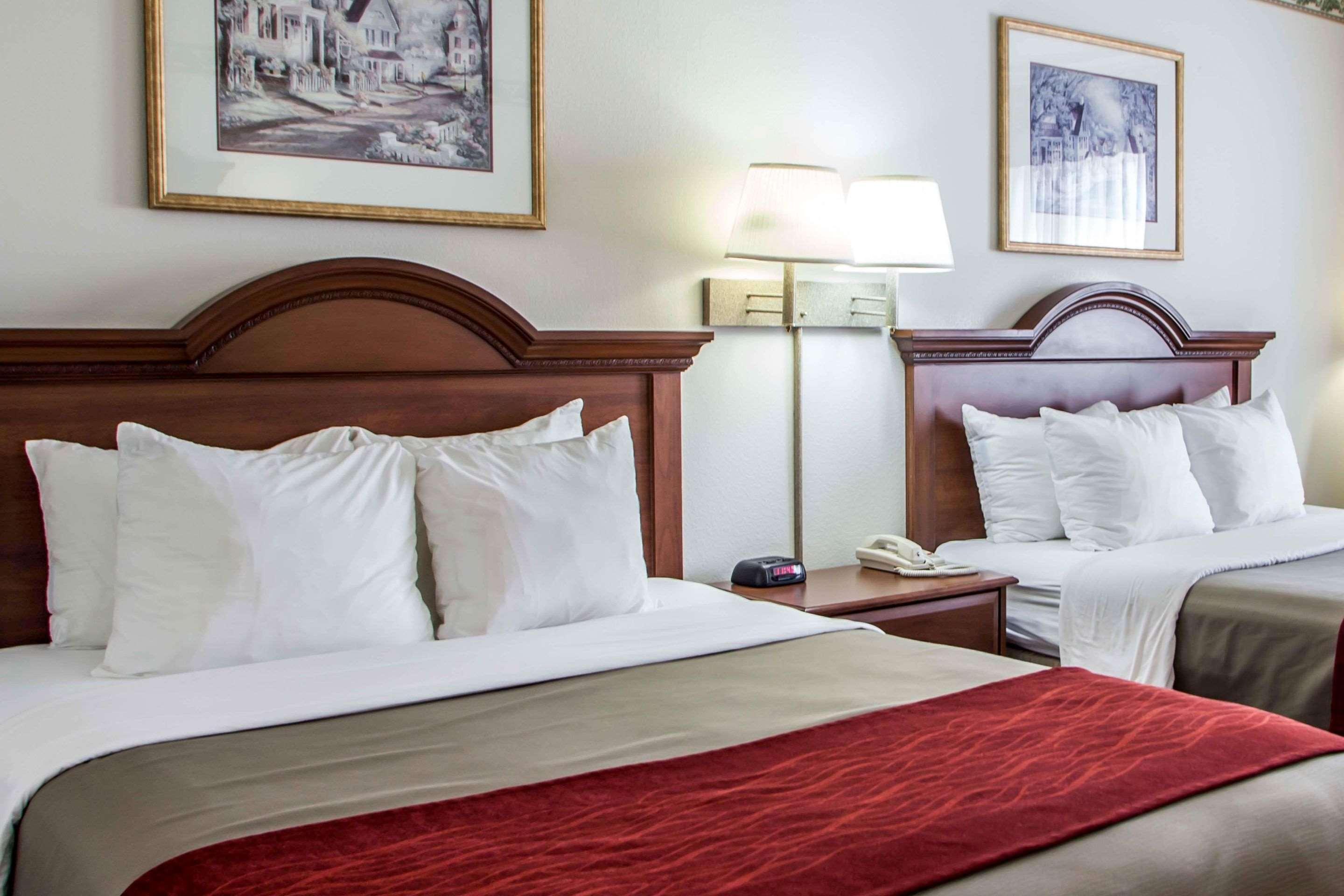 Comfort Inn & Suites Geneva- West Chicago Extérieur photo