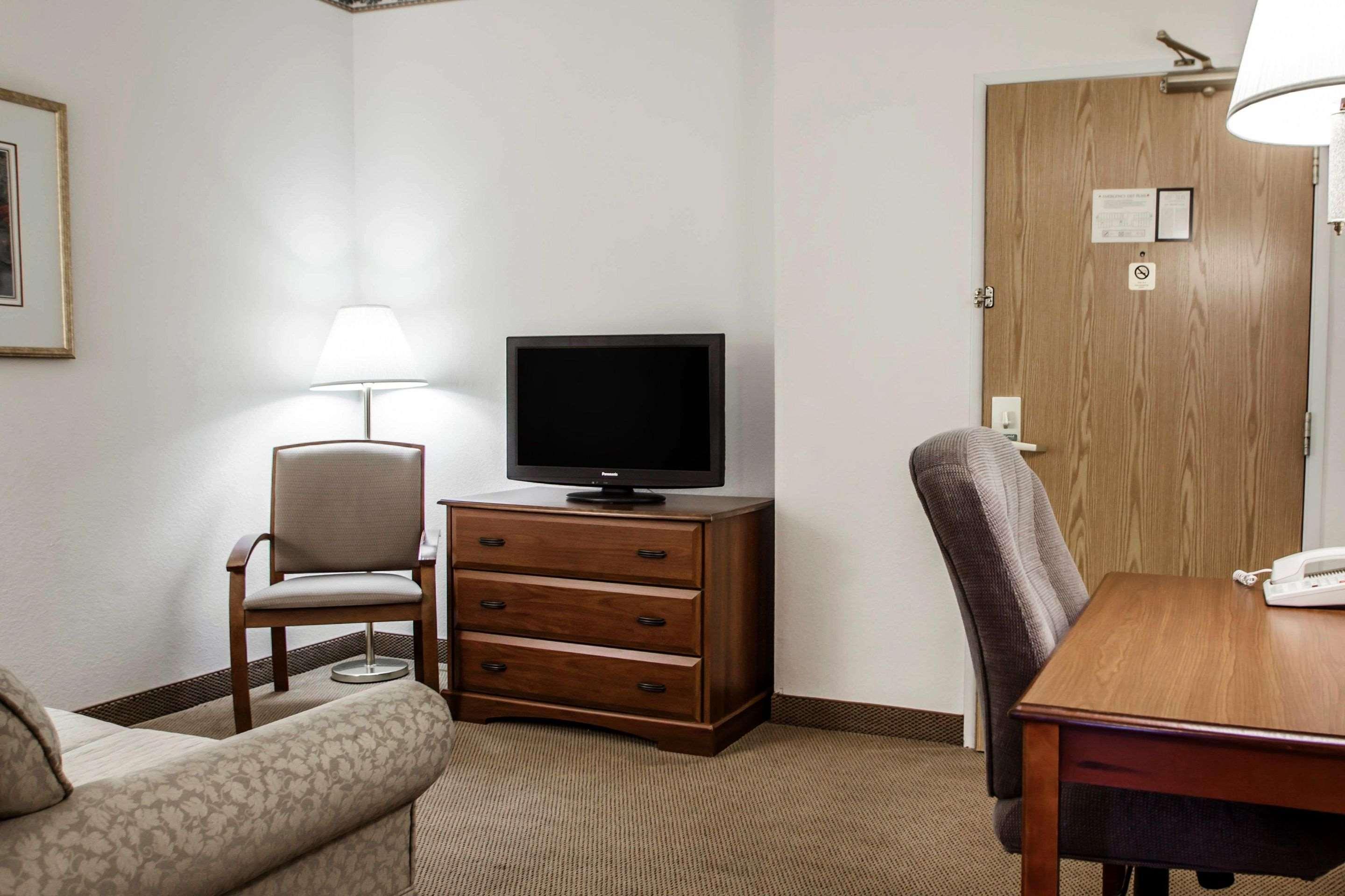Comfort Inn & Suites Geneva- West Chicago Extérieur photo