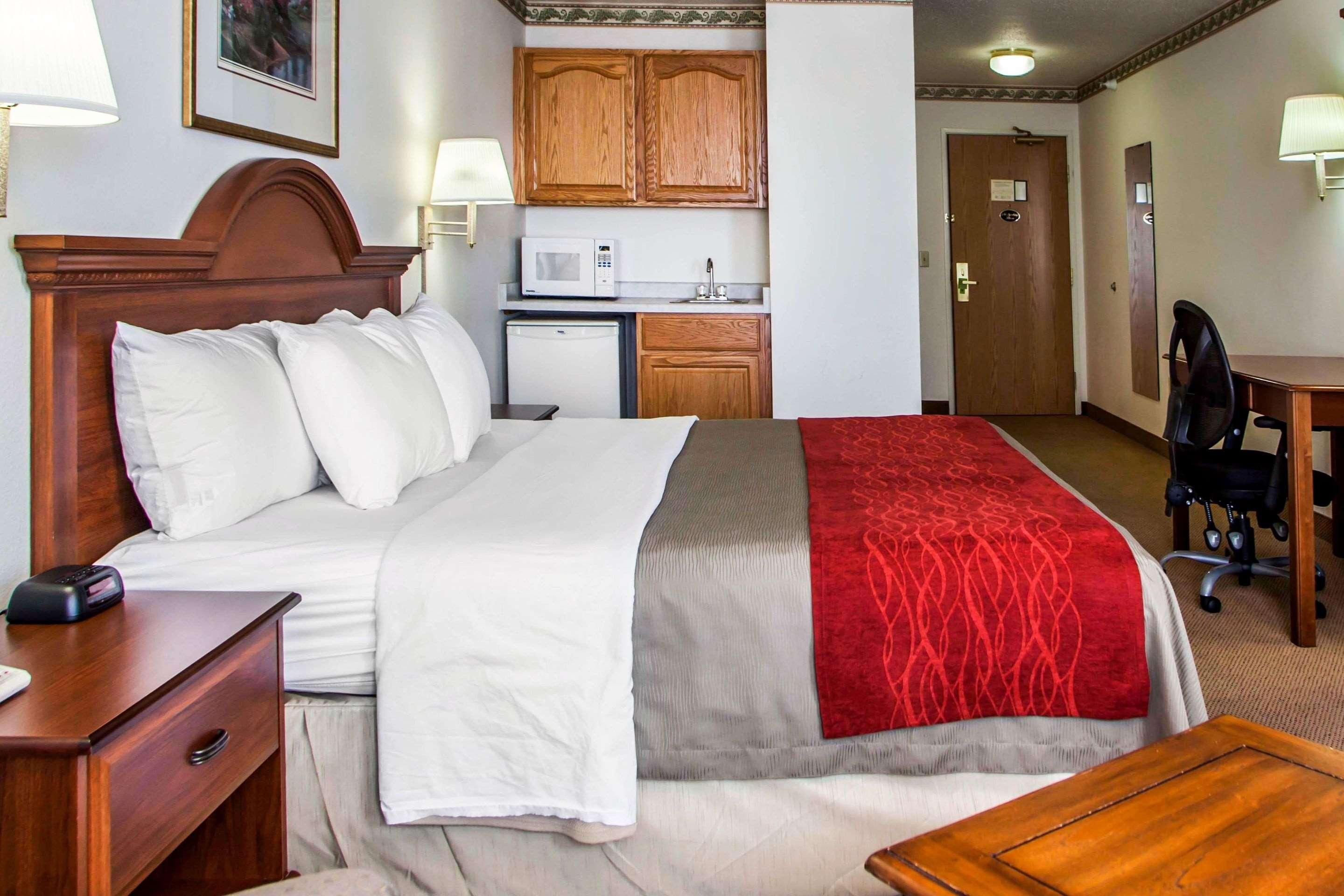 Comfort Inn & Suites Geneva- West Chicago Extérieur photo