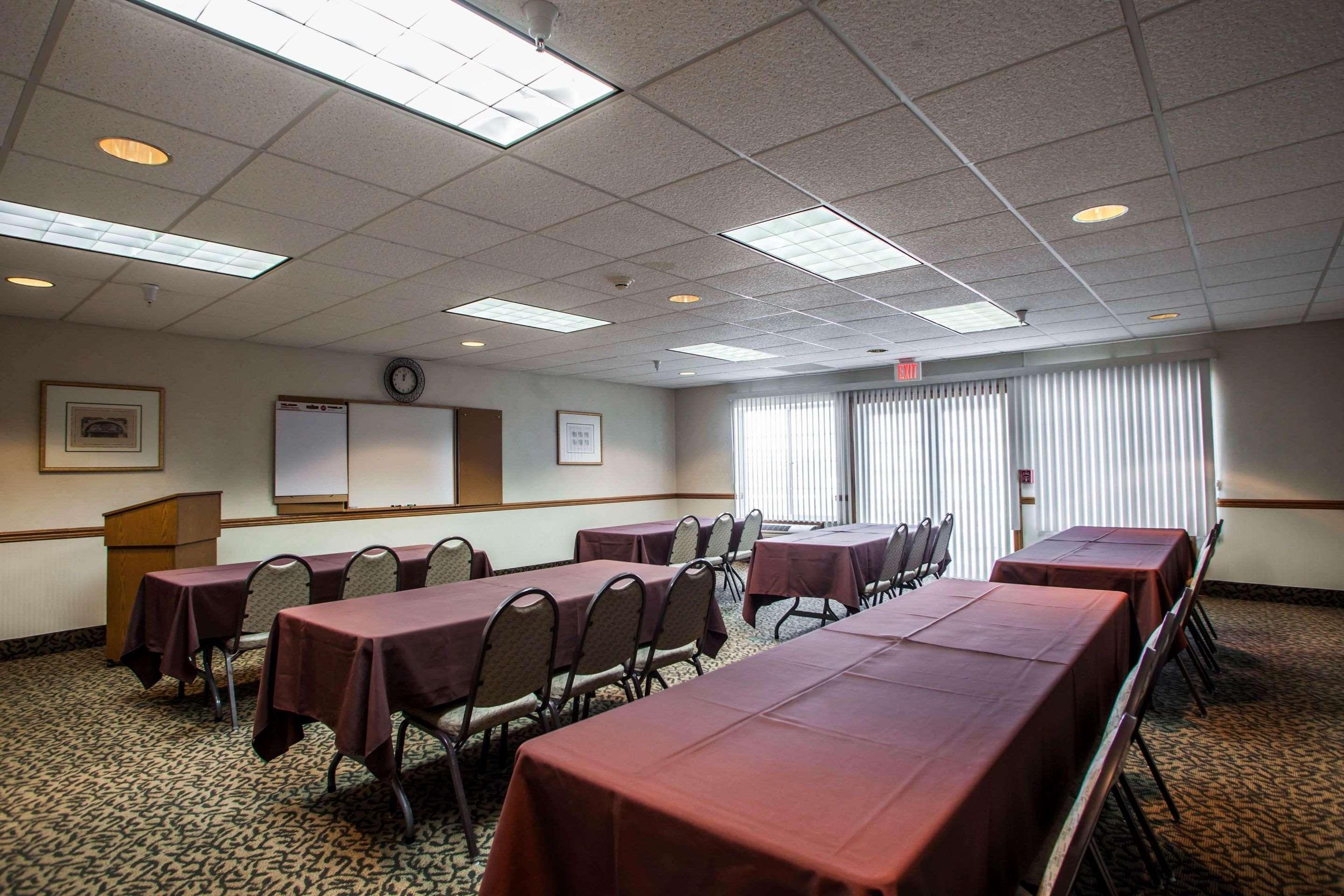 Comfort Inn & Suites Geneva- West Chicago Extérieur photo