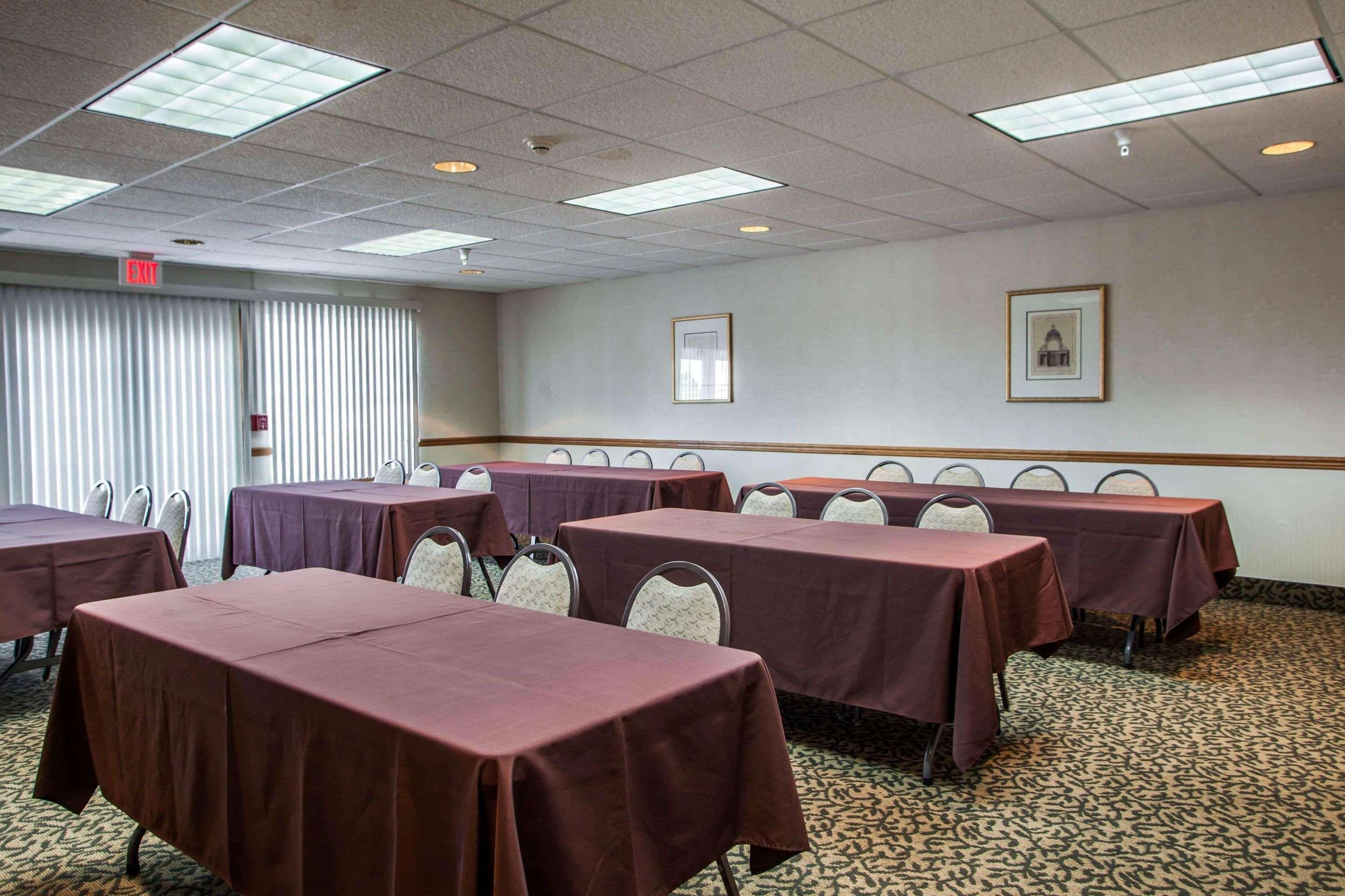 Comfort Inn & Suites Geneva- West Chicago Extérieur photo