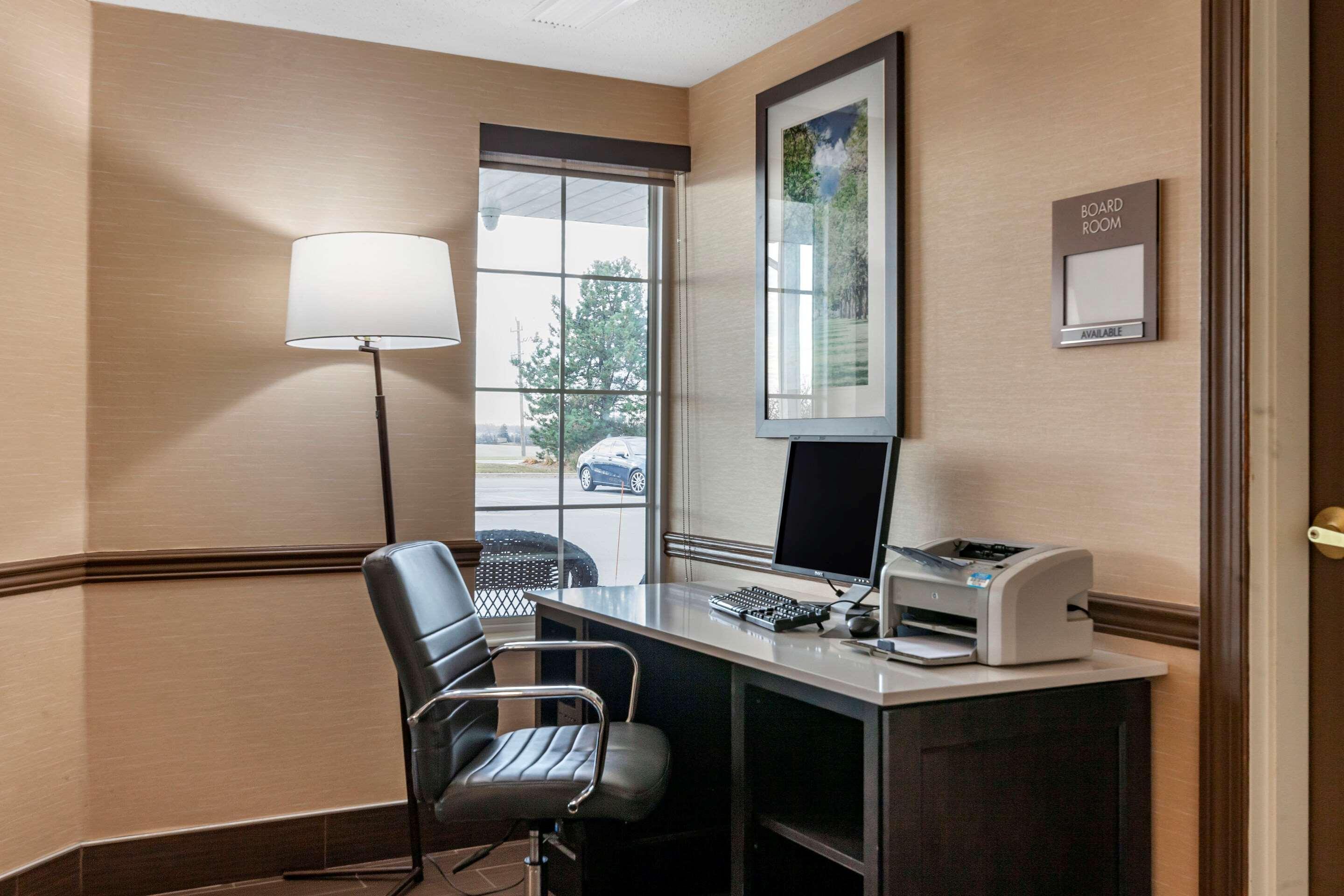 Comfort Inn & Suites Geneva- West Chicago Extérieur photo