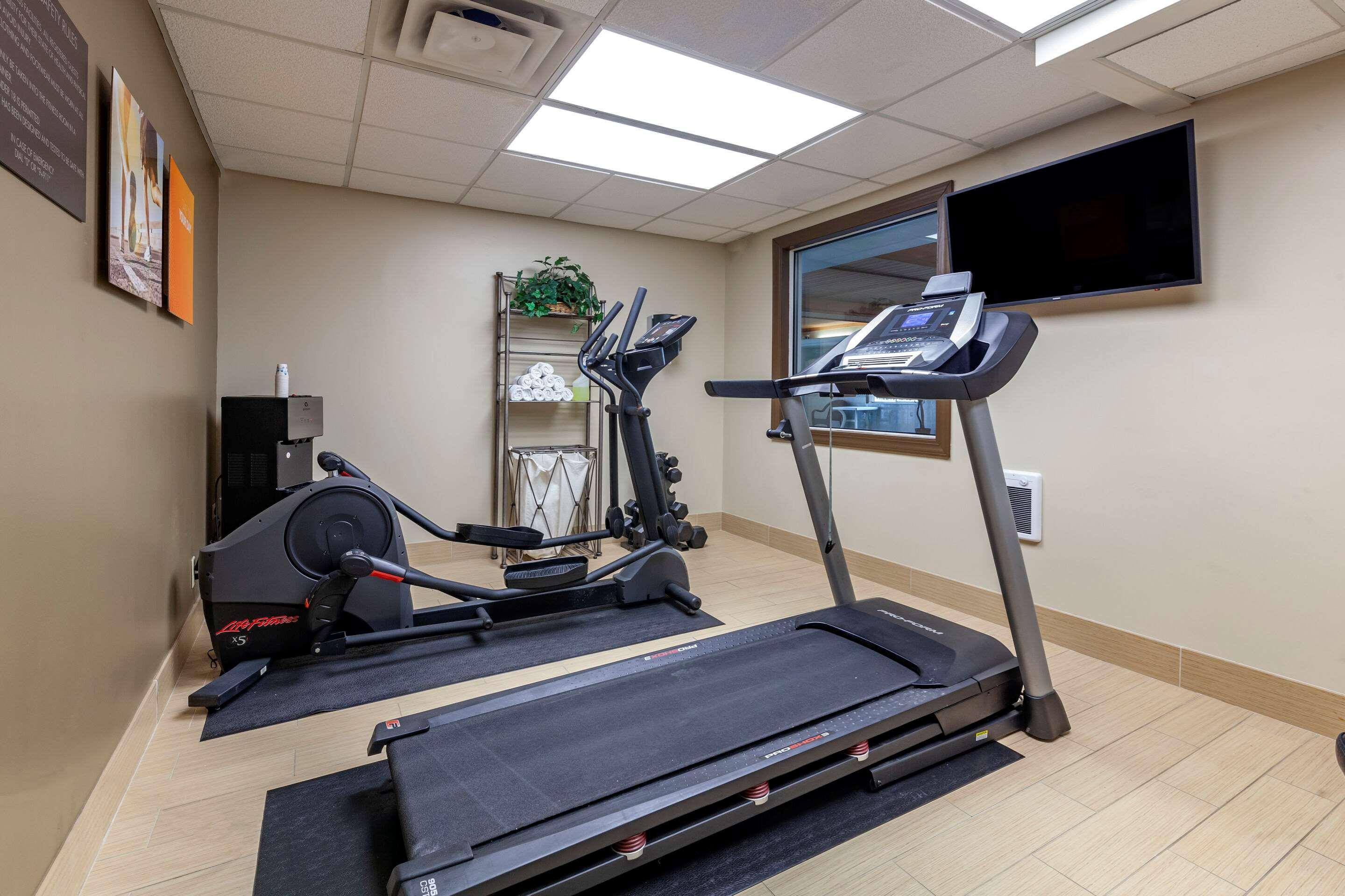 Comfort Inn & Suites Geneva- West Chicago Extérieur photo