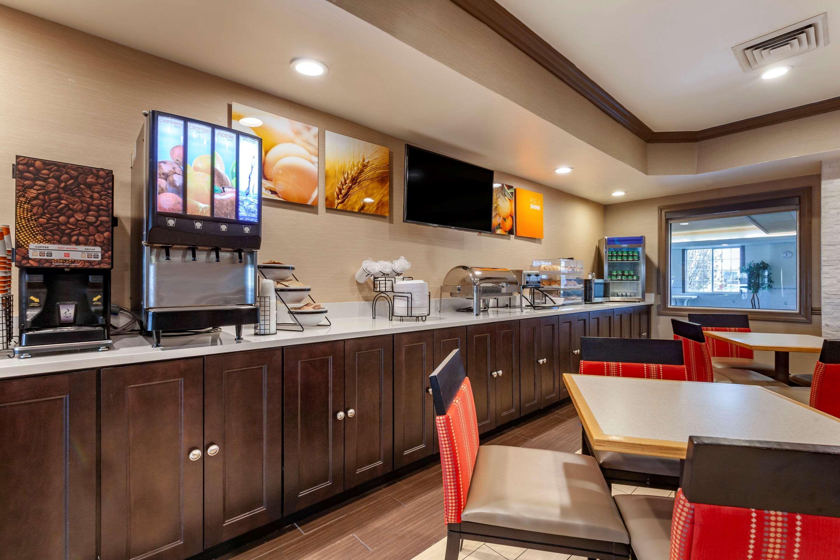 Comfort Inn & Suites Geneva- West Chicago Extérieur photo