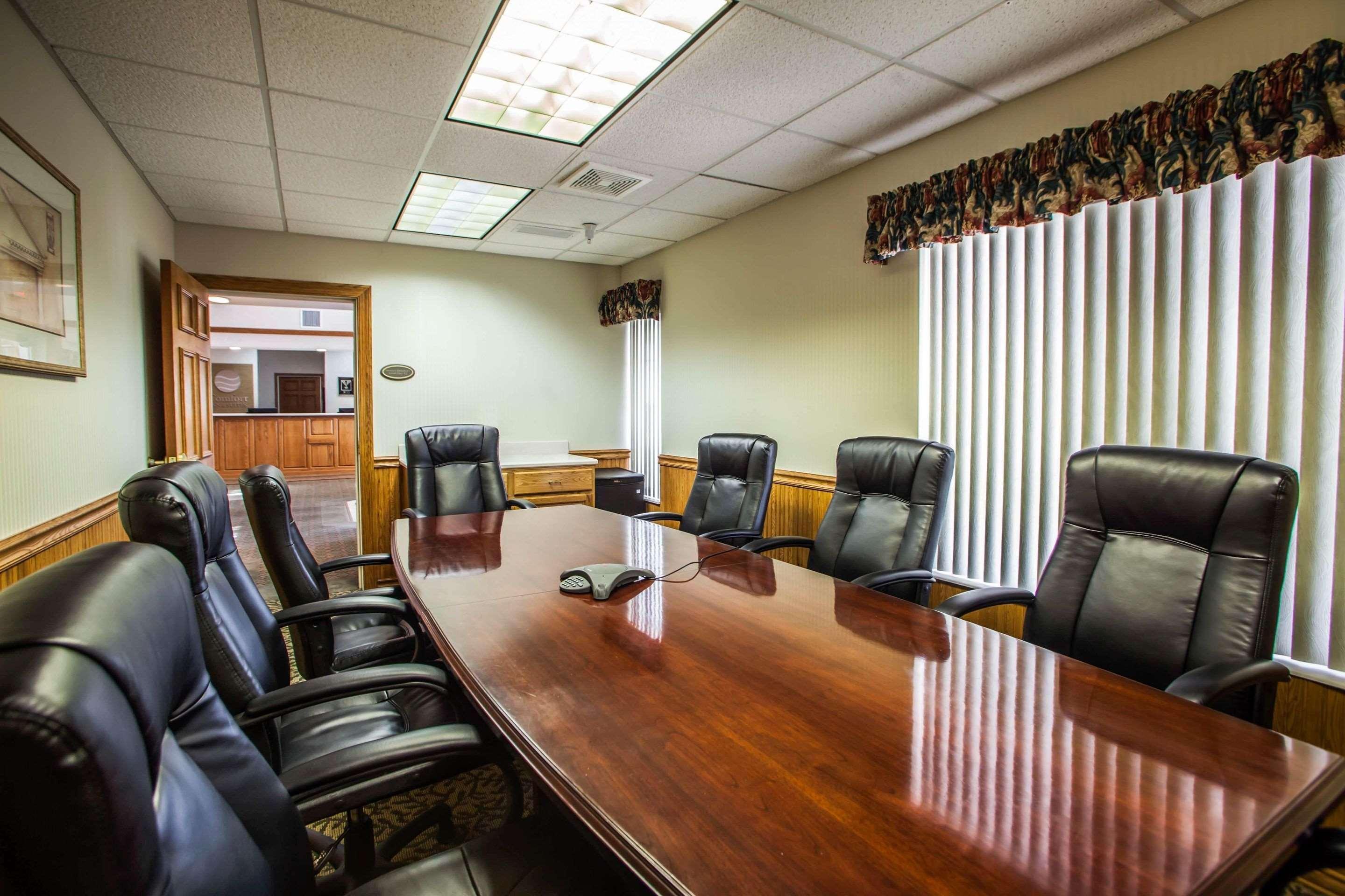Comfort Inn & Suites Geneva- West Chicago Extérieur photo
