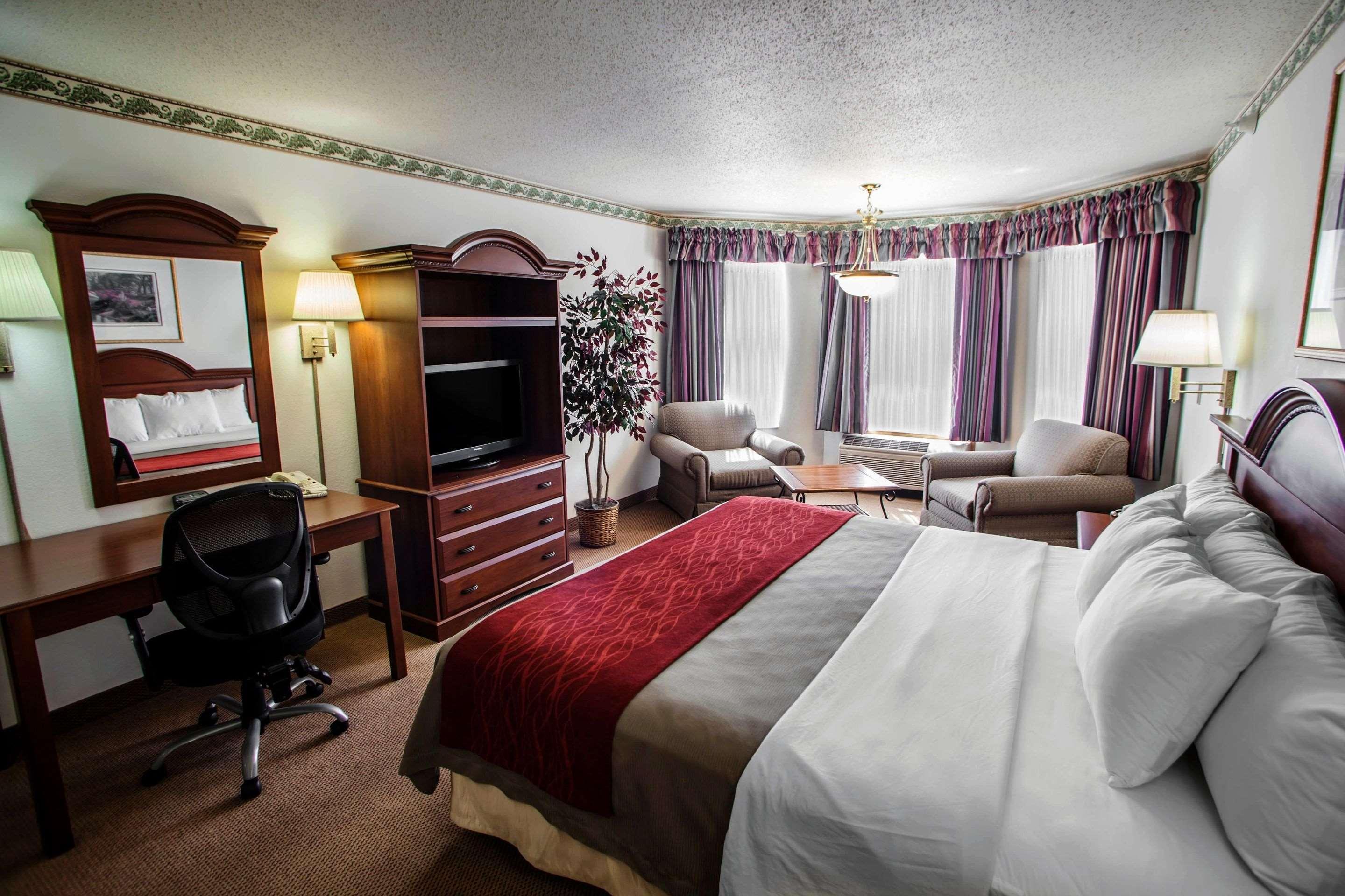 Comfort Inn & Suites Geneva- West Chicago Extérieur photo