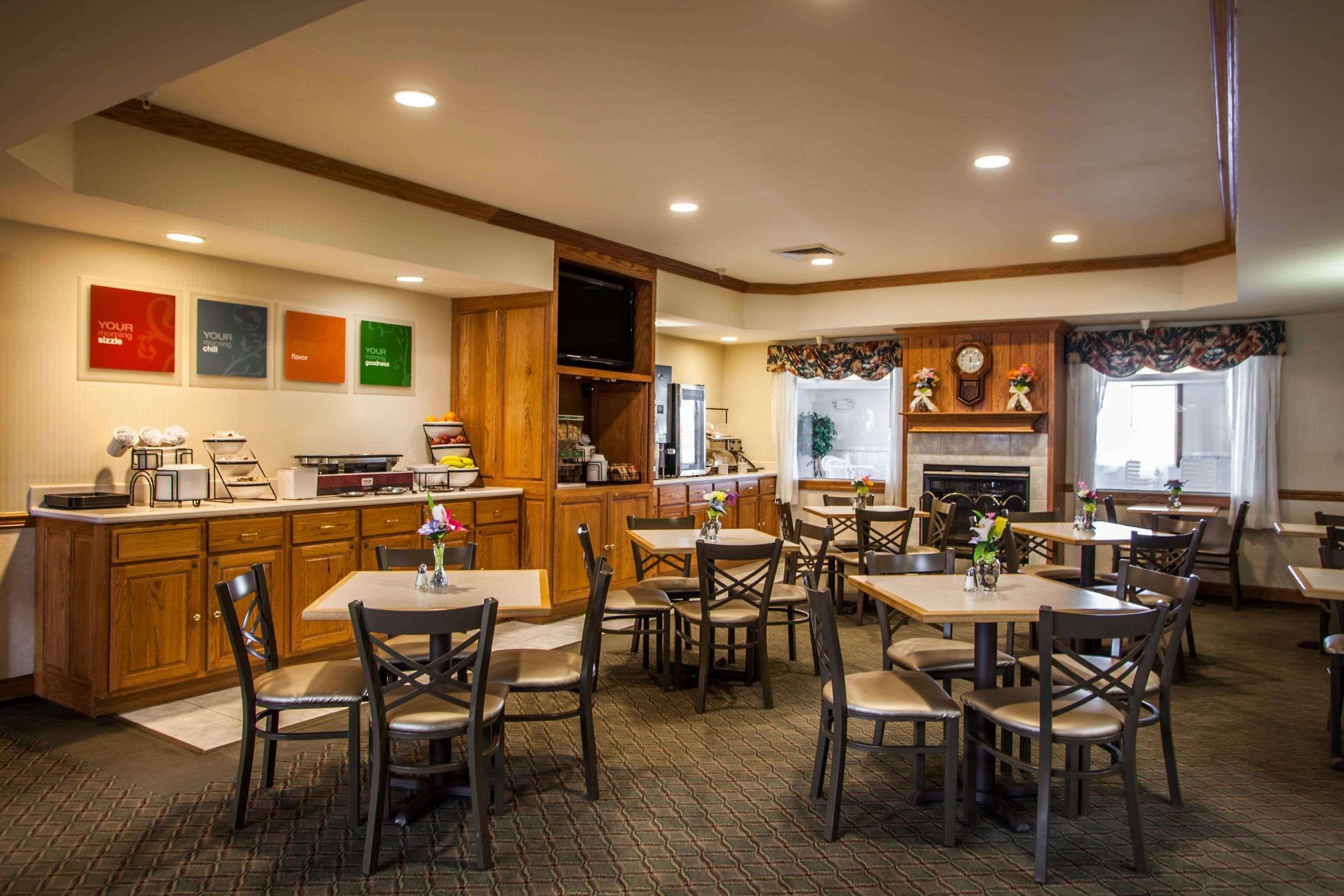 Comfort Inn & Suites Geneva- West Chicago Extérieur photo