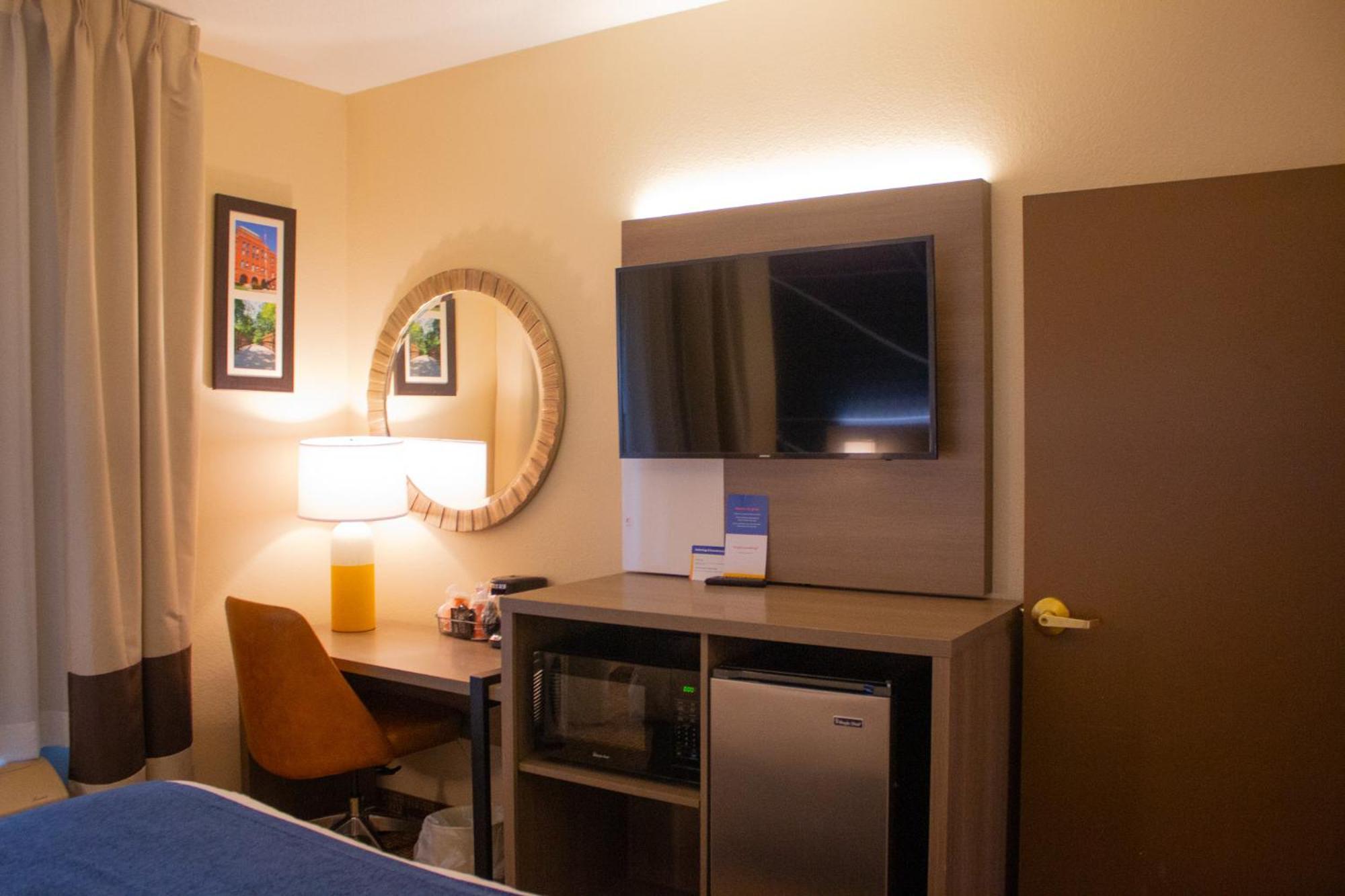 Comfort Inn & Suites Geneva- West Chicago Extérieur photo