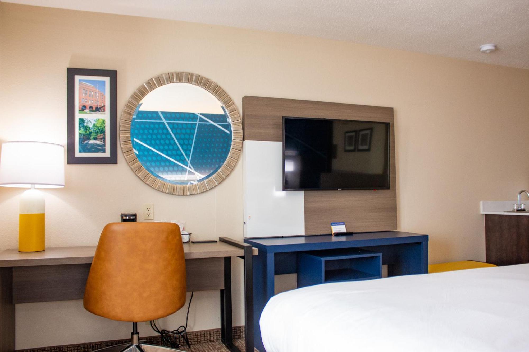 Comfort Inn & Suites Geneva- West Chicago Extérieur photo