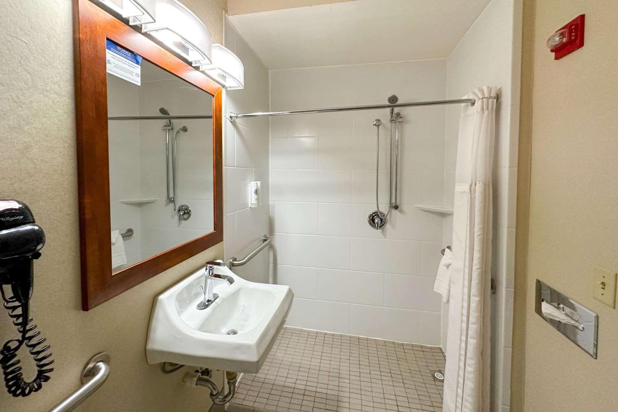 Comfort Inn & Suites Geneva- West Chicago Extérieur photo