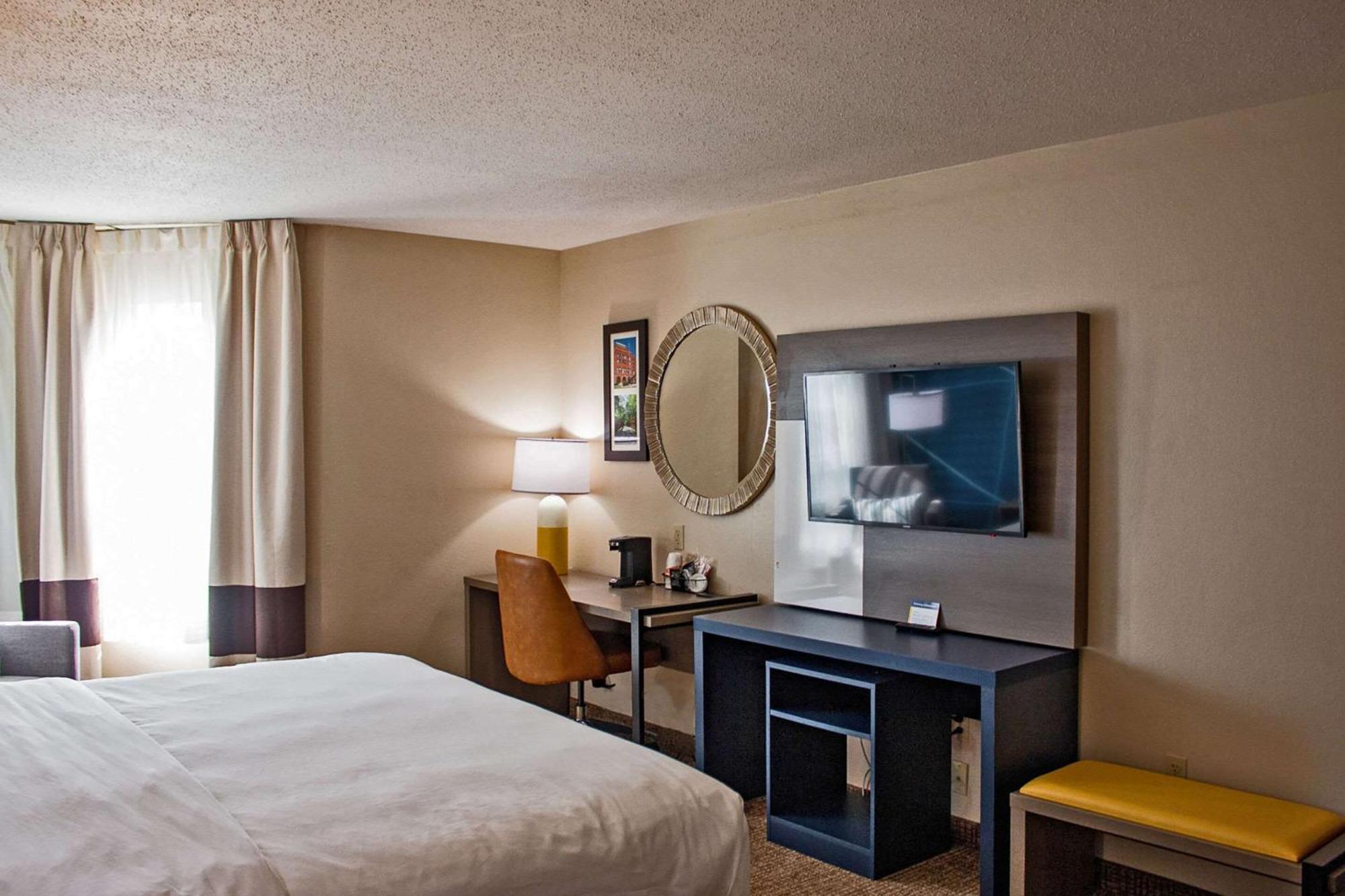 Comfort Inn & Suites Geneva- West Chicago Extérieur photo