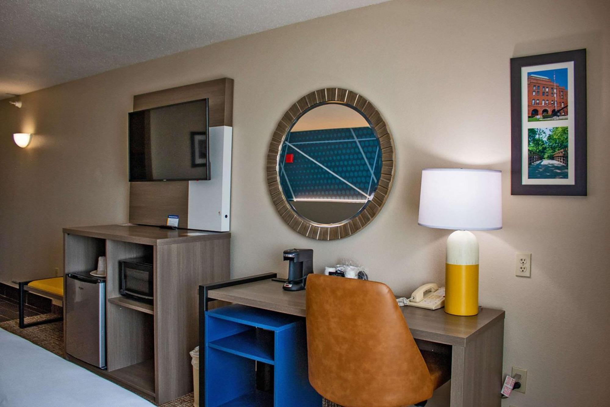 Comfort Inn & Suites Geneva- West Chicago Extérieur photo